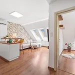 Appartamento V Centre S Vyhladom Na Hrad A Parkovanim