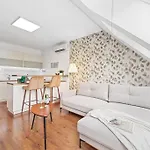 V Centre S Vyhladom Na Hrad A Parkovanim Appartamento Bratislava