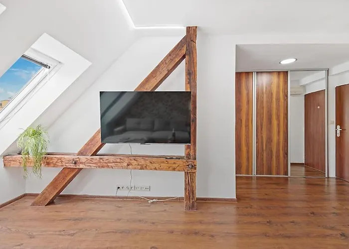 Apartment V Centre S Vyhladom Na Hrad A Parkovanim