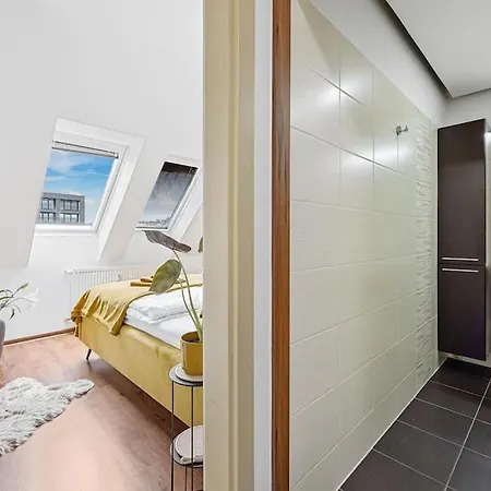 Appartamento V Centre S Vyhladom Na Hrad A Parkovanim Bratislava